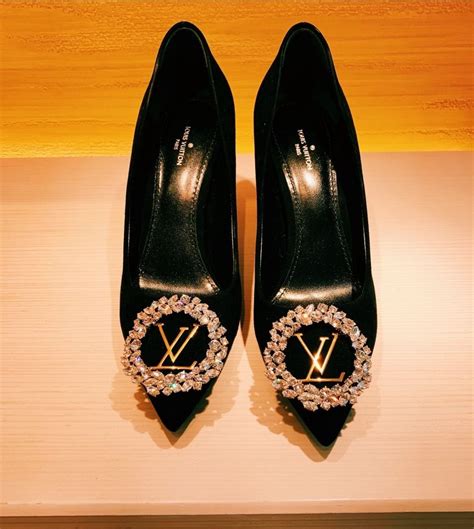 louis vuitton heels diamonds.